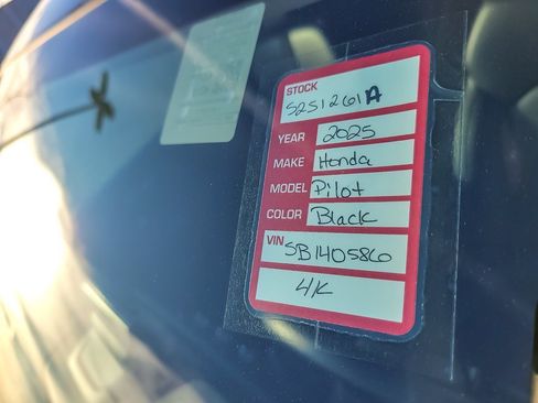 Used 2025 Honda Pilot EX-L image 26