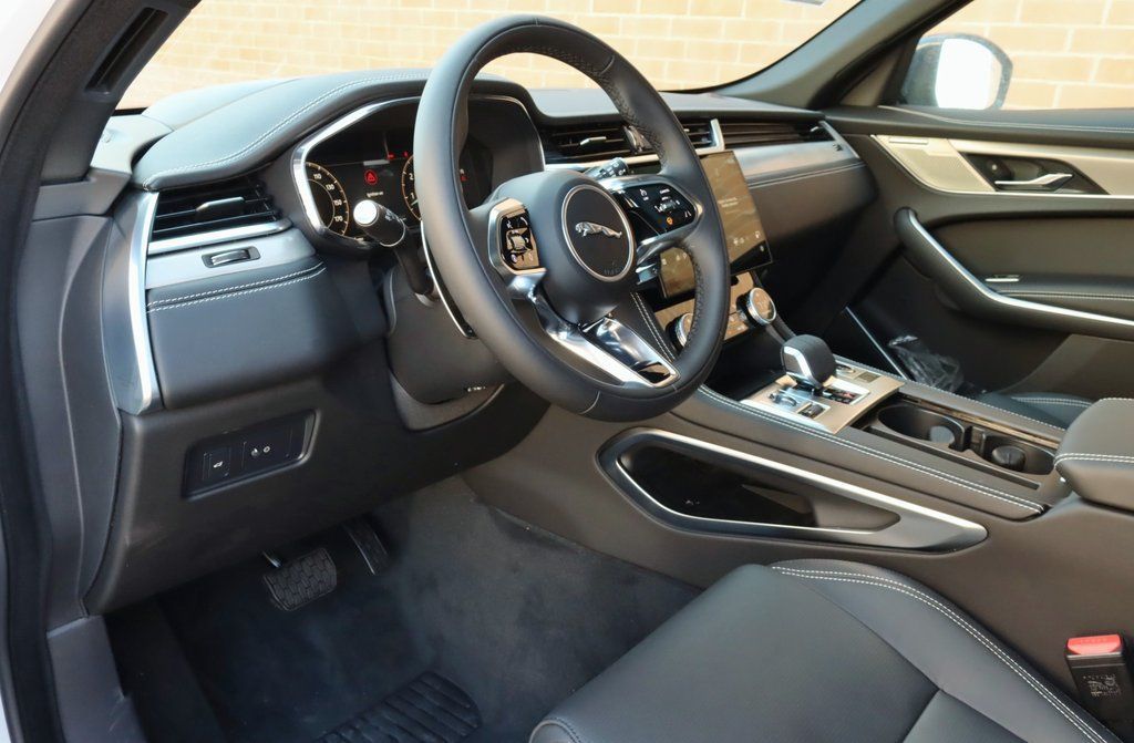 Used 2026 Jaguar F-PACE R-Dynamic S AWD/4WD image 14