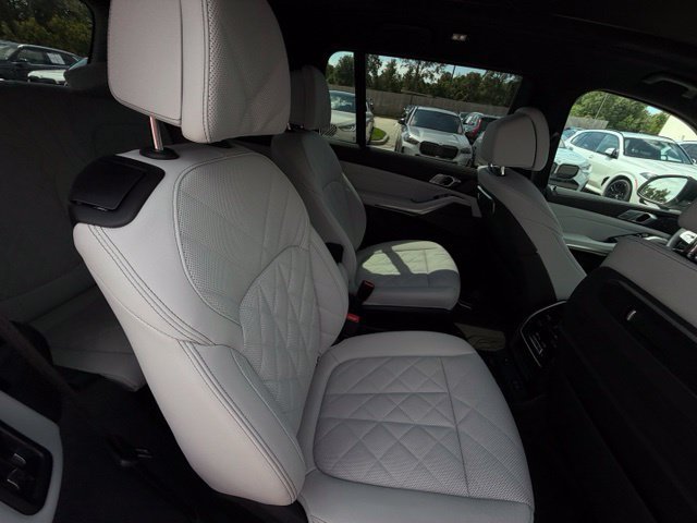 Used 2026 BMW X7 xDrive40i AWD/4WD image 23