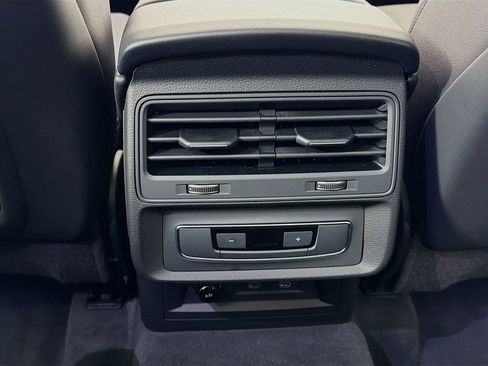 Used 2025 Audi Q7 2.0T Premium w/ Convenience Plus Package AWD/4WD image 28