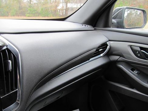 Used 2023 Chevrolet Traverse LT image 66