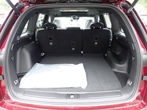 New 2025 Jeep Grand Cherokee Limited w/ Black Appearance Package image 6