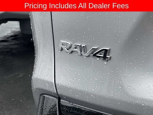 Used 2025 Toyota RAV4 SE AWD/4WD image 7