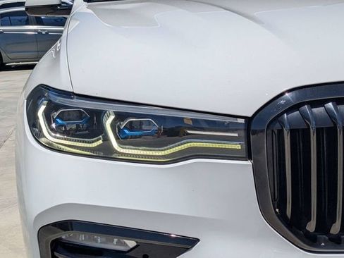 Used 2021 BMW X7 M50i w/ Dynamic Handling Package AWD/4WD image 9