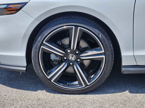 Used 2023 Honda Accord Sport image 9