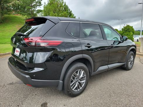 Used 2024 Nissan Rogue S FWD image 24