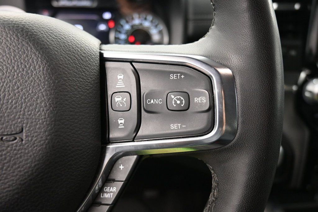 Used 2025 RAM 1500 Laramie AWD/4WD image 11