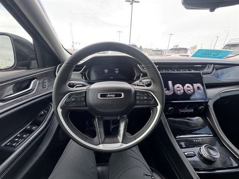 Used 2023 Jeep Grand Cherokee L Limited w/ Black Appearance Package image 12