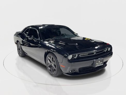 Used 2018 Dodge Challenger SXT Plus image 2