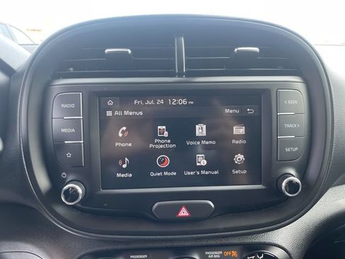 Used 2025 Kia Soul LX w/ LX Technology Package FWD image 24