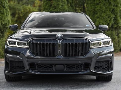 Used 2021 BMW 750i xDrive w/ Luxury Rear Seating Package AWD/4WD image 12