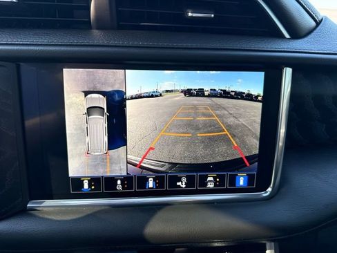 Used 2022 GMC Yukon XL Denali AWD/4WD image 41