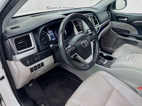 Used 2019 Toyota Highlander Limited Platinum AWD/4WD image 9