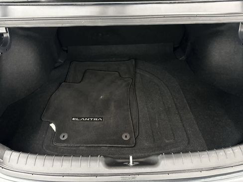 Used 2022 Hyundai Elantra SEL w/ Convenience Package image 5