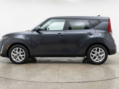 Used 2025 Kia Soul LX w/ LX Technology Package FWD image 5