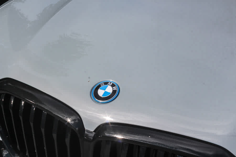 Used 2026 BMW X5 xDrive50e w/ M Sport Package AWD/4WD image 17