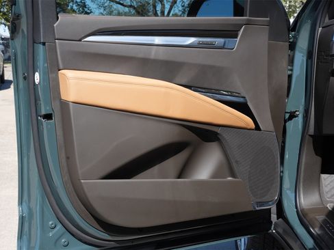 New 2026 Cadillac Escalade ESV Luxury w/ Touring Package image 19