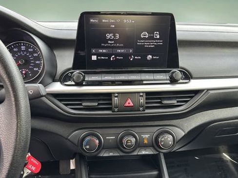 Used 2023 Kia Forte LXS image 10