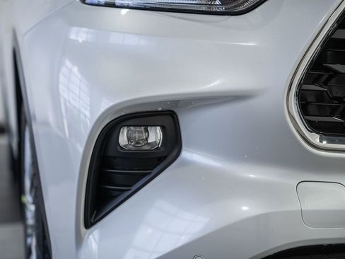 New 2026 Toyota Highlander Platinum image 14