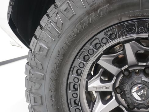 Used 2020 Toyota 4Runner TRD Off-Road Premium AWD/4WD image 30
