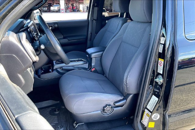 Used 2019 Toyota Tacoma TRD Sport w/ Technology Package AWD/4WD image 27
