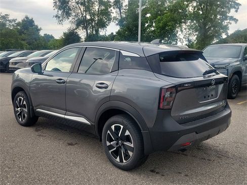 New 2025 Nissan Kicks SV image 3