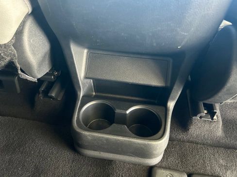Used 2025 Toyota Sienna XLE FWD image 33