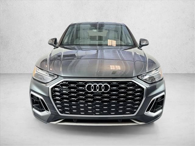 Used 2023 Audi Q5 2.0T Premium w/ Convenience Package AWD/4WD image 2