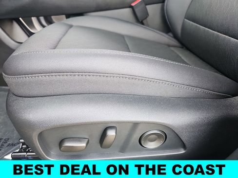 New 2026 Chevrolet Equinox LT w/ Convenience Package II FWD image 19