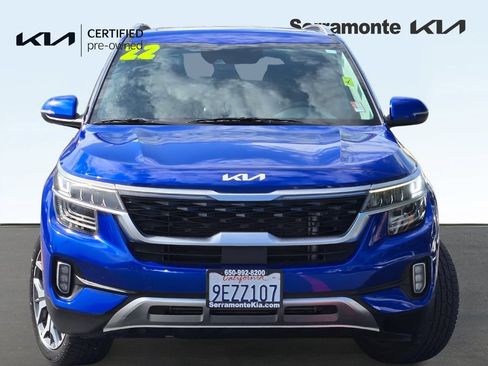 Certified 2022 Kia Seltos SX w/ Sunroof Package AWD/4WD image 2