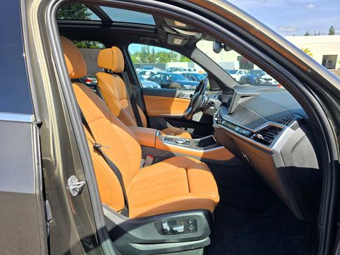 Used 2024 BMW X5 xDrive40i w/ Premium Package AWD/4WD image 11