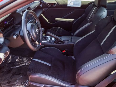 Used 2023 Toyota GR86 Premium w/ ALL Weather Mat Package (TMS) image 18