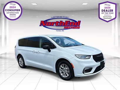 Used 2024 Chrysler Pacifica Touring-L