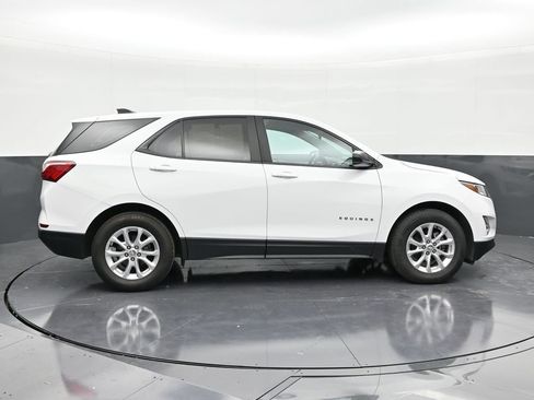 Used 2021 Chevrolet Equinox LS image 6