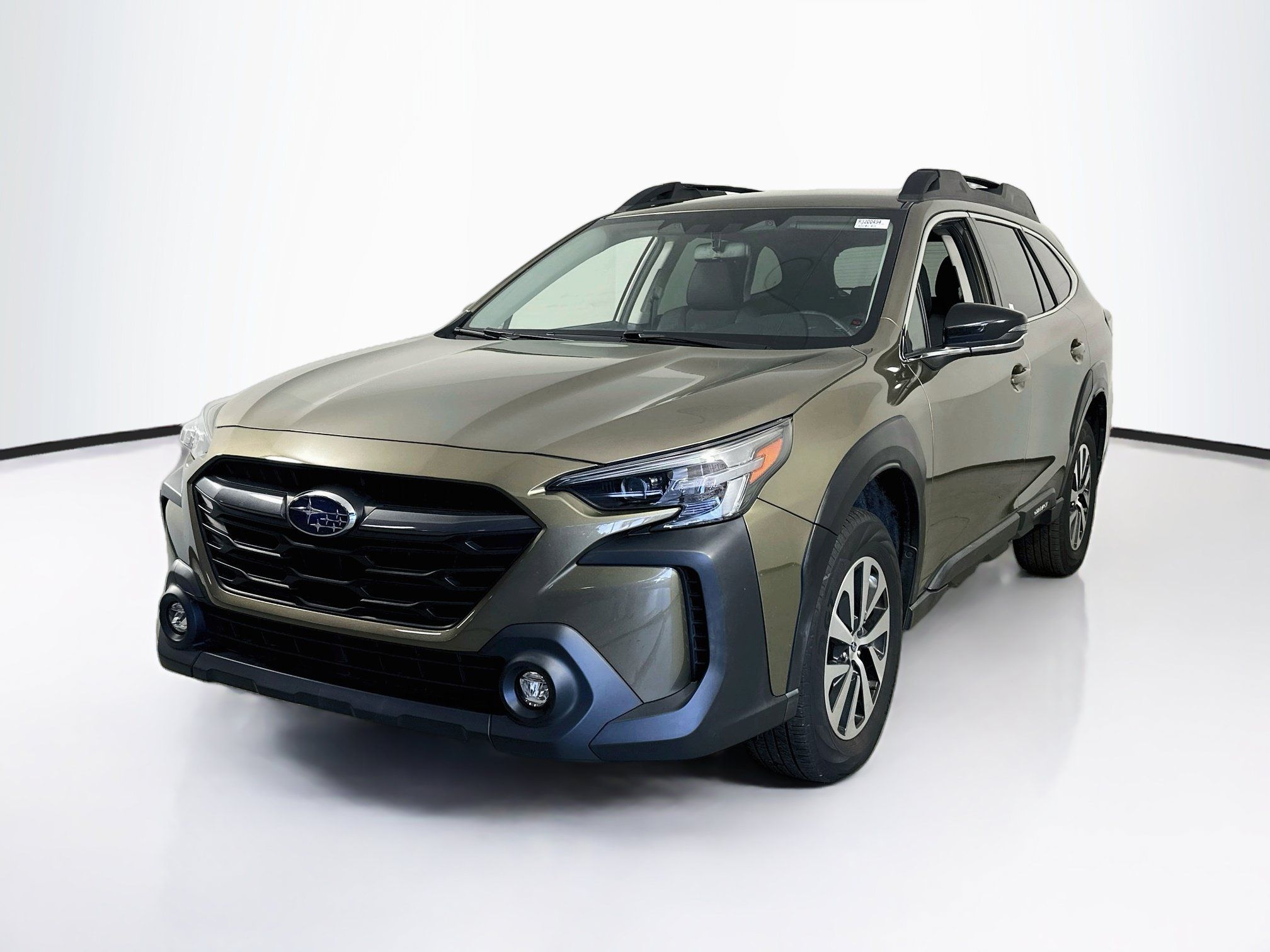 Used 2024 Subaru Outback Premium AWD/4WD image 1