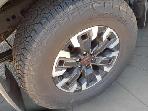 Used 2023 Nissan Frontier PRO-4X w/ Pro Convenience Package AWD/4WD image 5