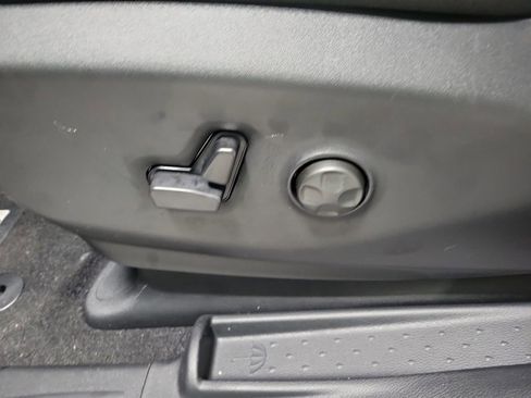 New 2026 Chrysler Pacifica Select w/ S Appearance Package image 12