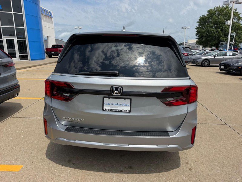Certified 2025 Honda Odyssey EX-L image 3