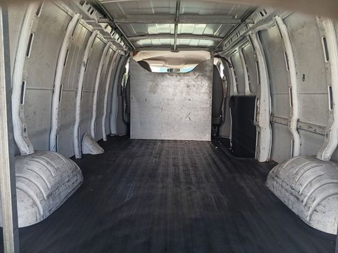 Used 2011 Chevrolet Express 2500 Extended w/ Power Package image 12