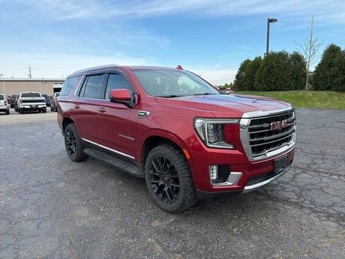 Used 2023 GMC Yukon SLT w/ SLT Luxury Package AWD/4WD image 2