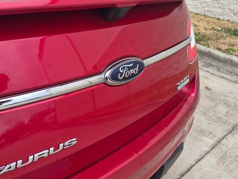 Used 2010 Ford Taurus SHO image 15