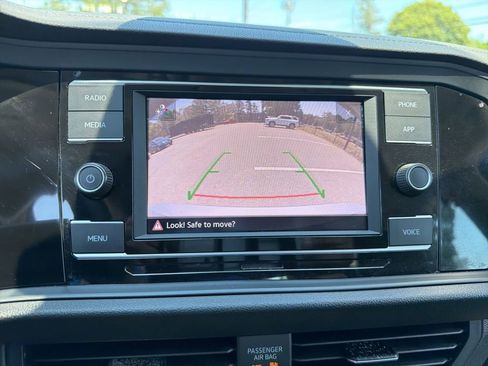 Used 2023 Volkswagen Jetta SE FWD image 11