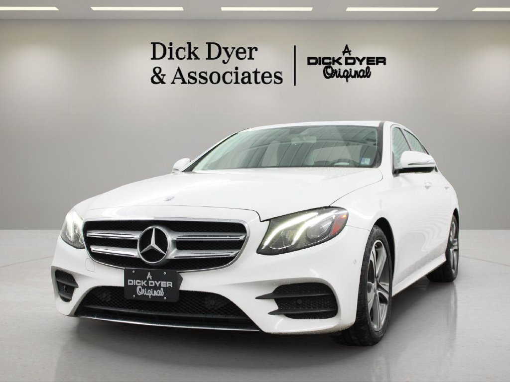 Used 2017 Mercedes-Benz E 300 4MATIC image 5