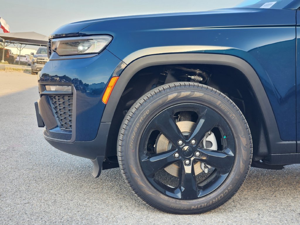 New 2026 Jeep Grand Cherokee Limited w/ Limited Altitude Package RWD image 6