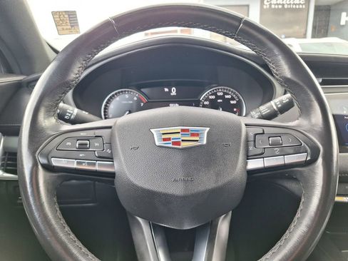 Used 2023 Cadillac XT4 Premium Luxury image 18