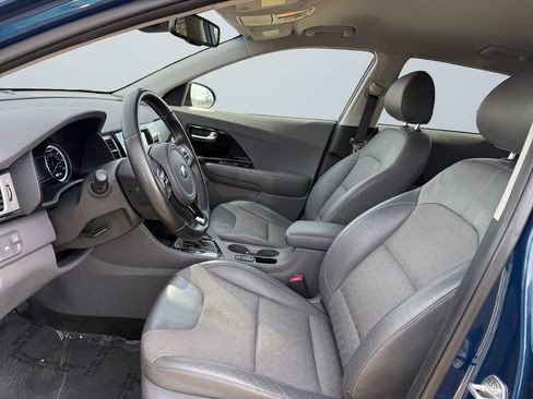 Used 2018 Kia Niro EX image 9
