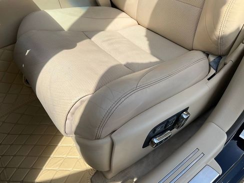 Used 2016 Lexus LS 460 AWD w/ Comfort Package image 16