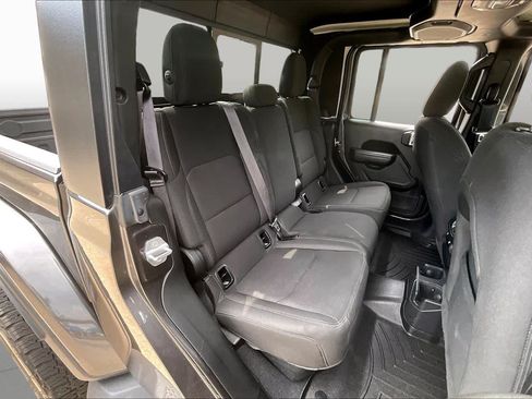 Used 2022 Jeep Gladiator Sport AWD/4WD image 18