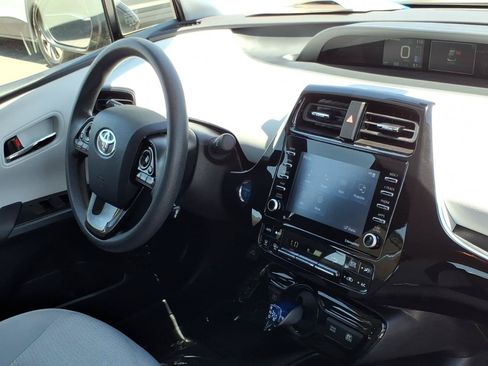 Used 2022 Toyota Prius LE FWD image 12