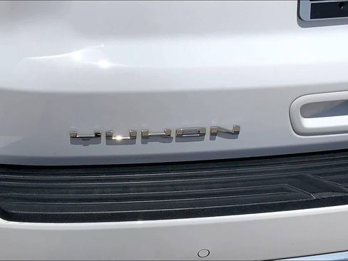 Used 2023 GMC Yukon Denali w/ Advanced Technology Package AWD/4WD image 30